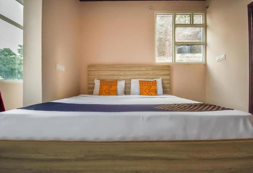 Hotell Spot On  Hi Tech