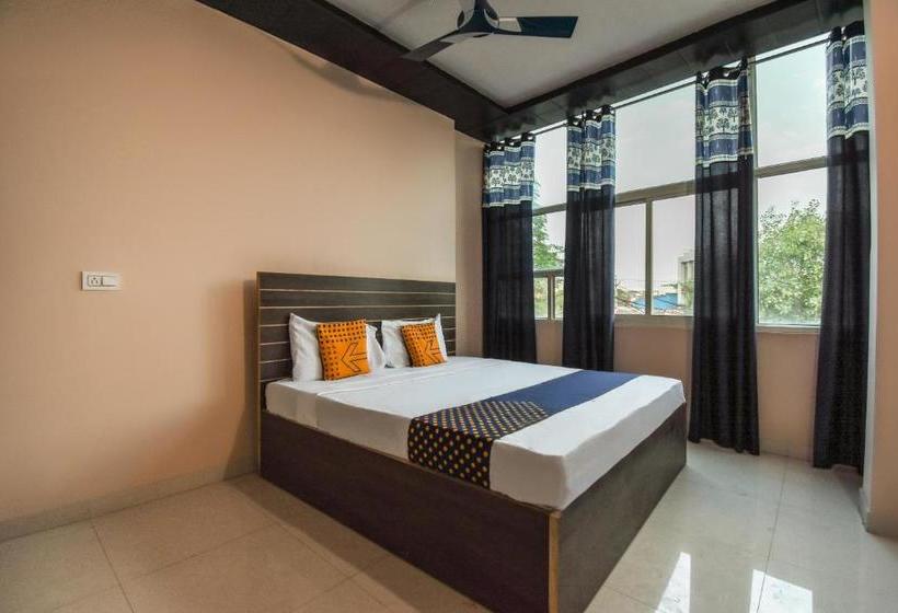 Hotell Spot On  Hi Tech