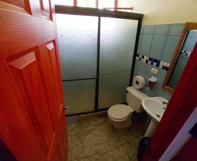 הוסטל Yubarta Lodge