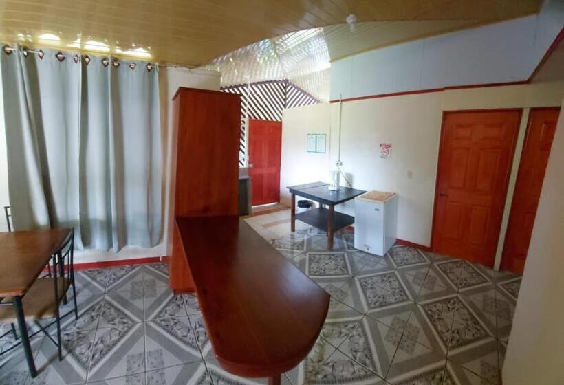 הוסטל Yubarta Lodge