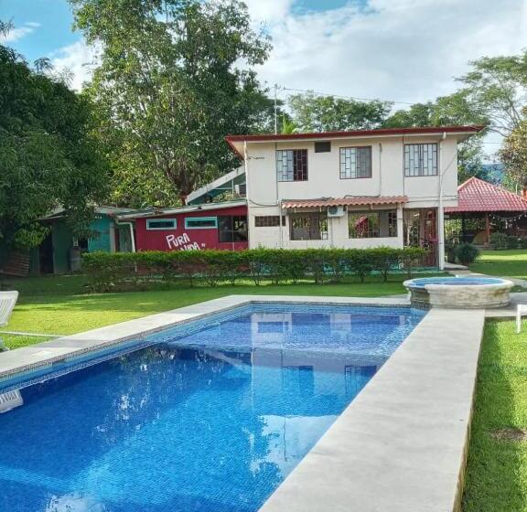 הוסטל Yubarta Lodge