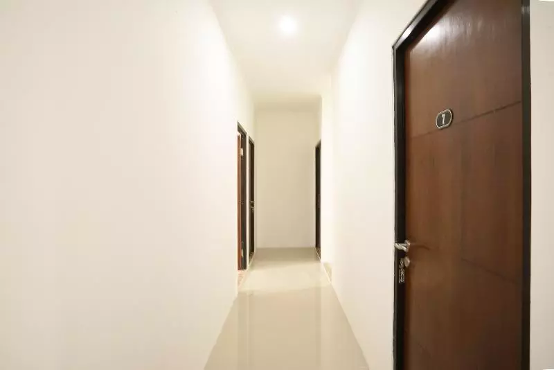 هتل Oyo 2183 Cibeureum Residence