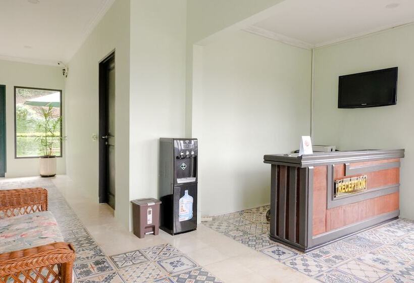 Отель Panorama İnn Residence Batu Mitra Reddoorz