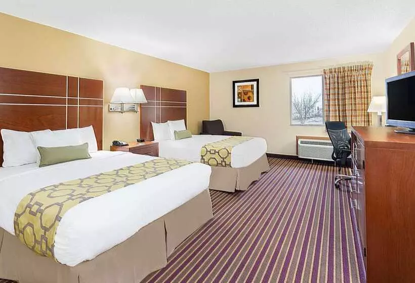 هتل Baymont By Wyndham Bowling Green