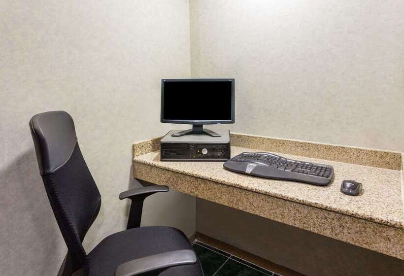 Hotel Baymont By Wyndham Bowling Green