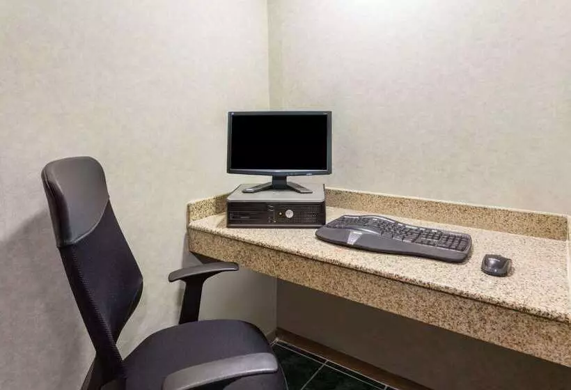 هتل Baymont By Wyndham Bowling Green