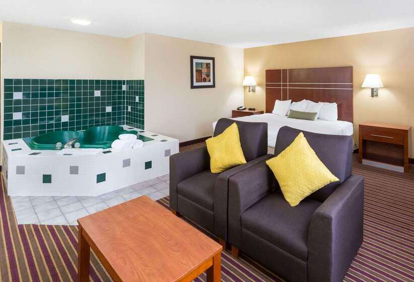 Hotel Baymont By Wyndham Bowling Green