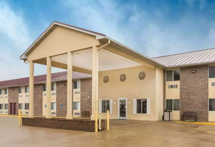 هتل Baymont By Wyndham Bowling Green