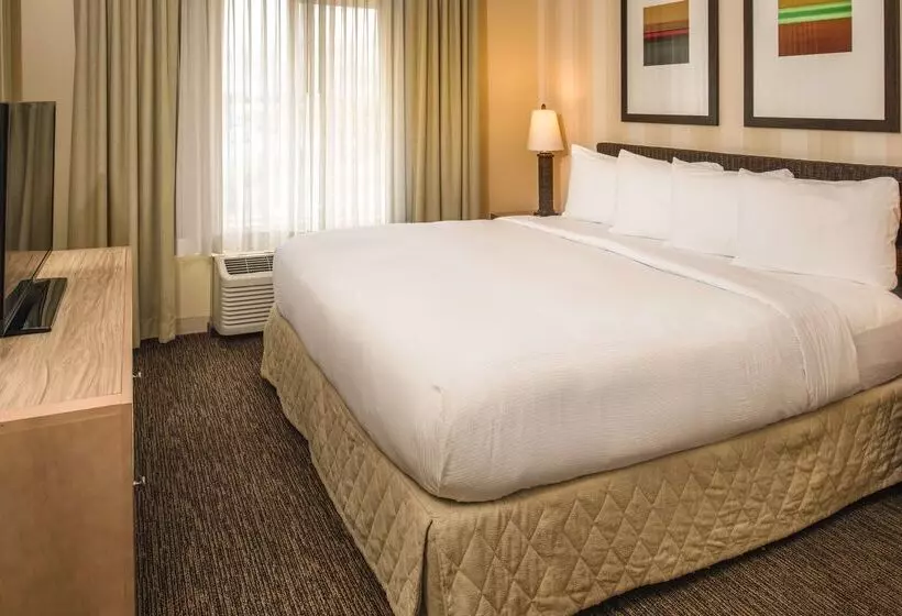 Отель Doubletree By Hilton Portland  Beaverton