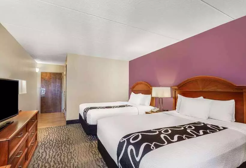 酒店 La Quinta Inn By Wyndham Binghamton  Johnson City