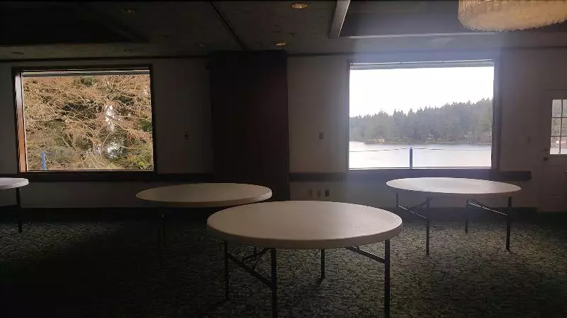 酒店 Oyster Bay Inn & Suites