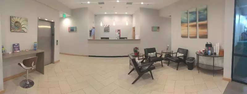 酒店 Oyster Bay Inn & Suites