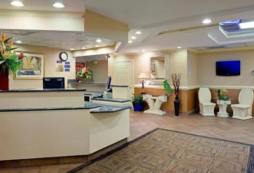 Отель Paradise Plaza Inn