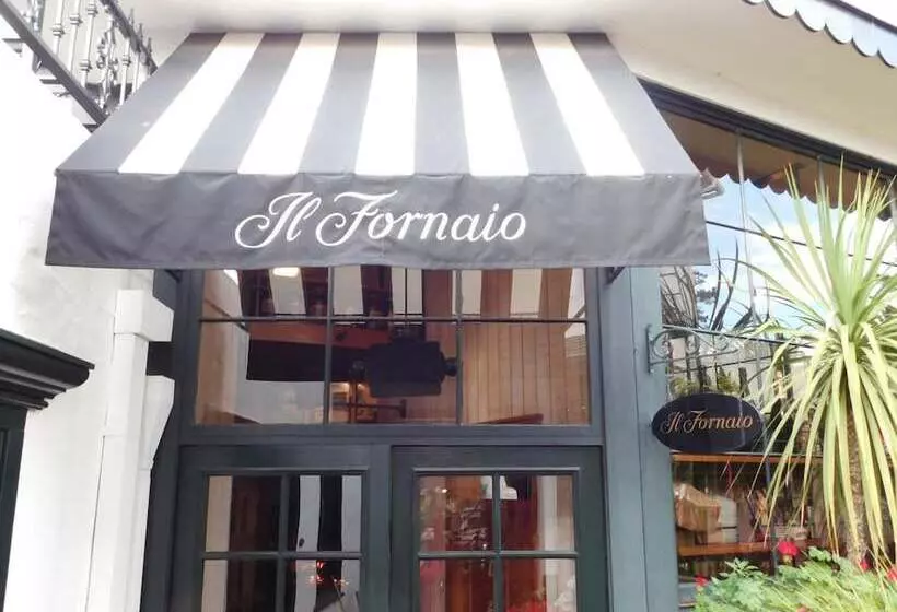 هتل Pine Inn Carmel