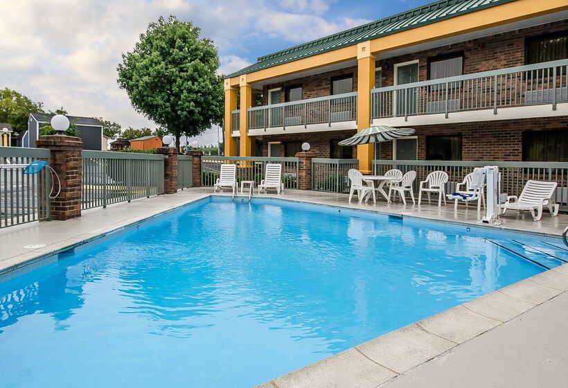 Отель Quality Inn