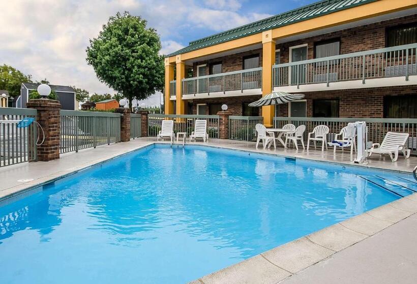 Отель Quality Inn