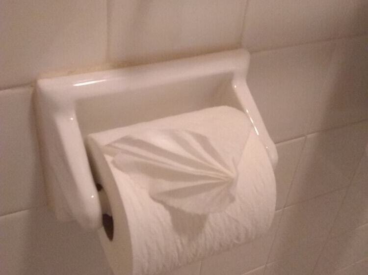 فندق The Charles Inn At Vacationland Inns