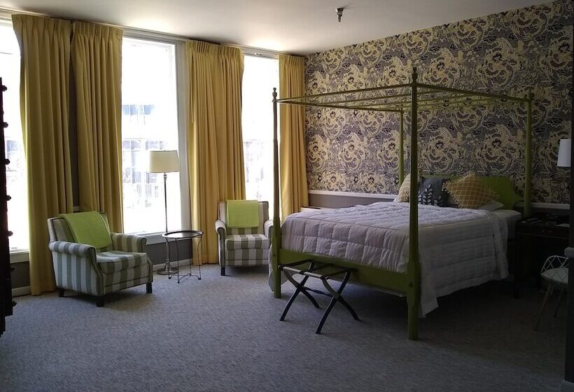 فندق The Charles Inn At Vacationland Inns