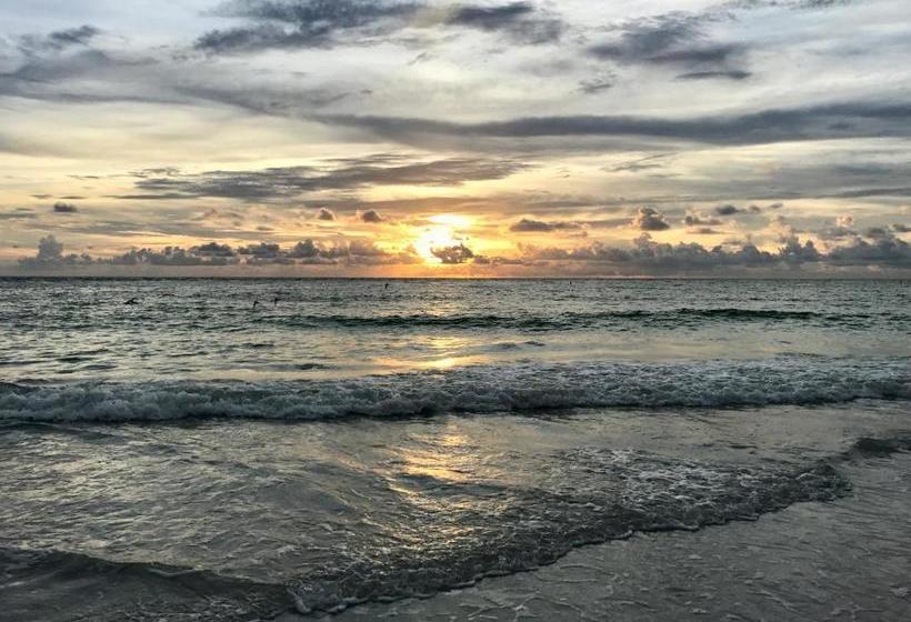 Palm Crest Resort Motel