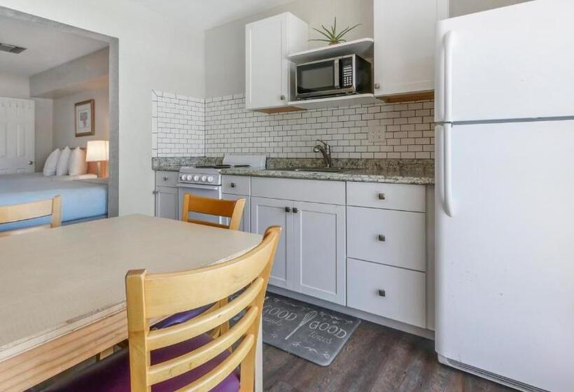 Palm Crest Resort Motel