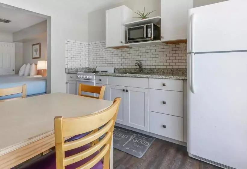 Palm Crest Resort Motel