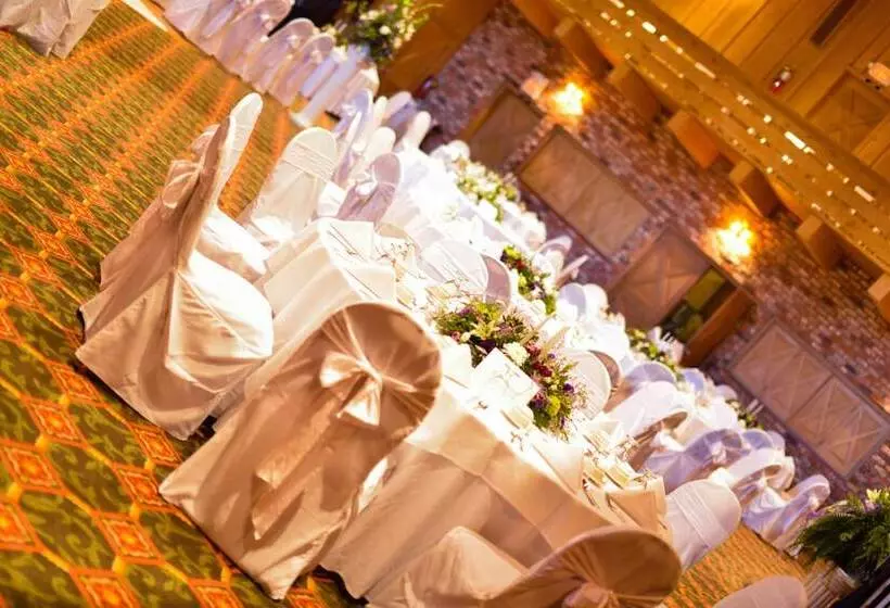 استراحتگاه Pine Needles Lodge & Golf Club