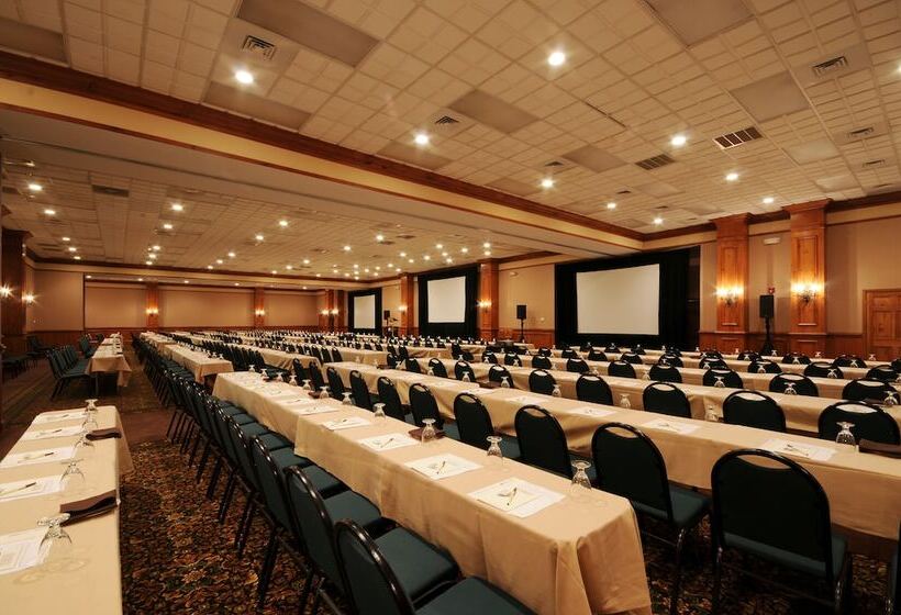 منتجع Pine Needles Lodge & Golf Club