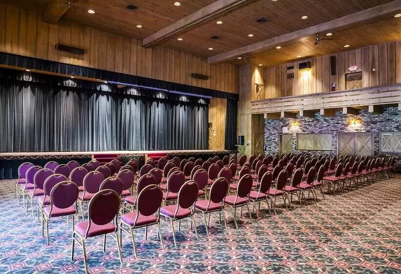 استراحتگاه Pine Needles Lodge & Golf Club