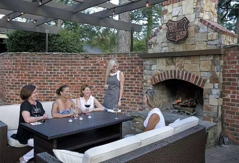 استراحتگاه Pine Needles Lodge & Golf Club