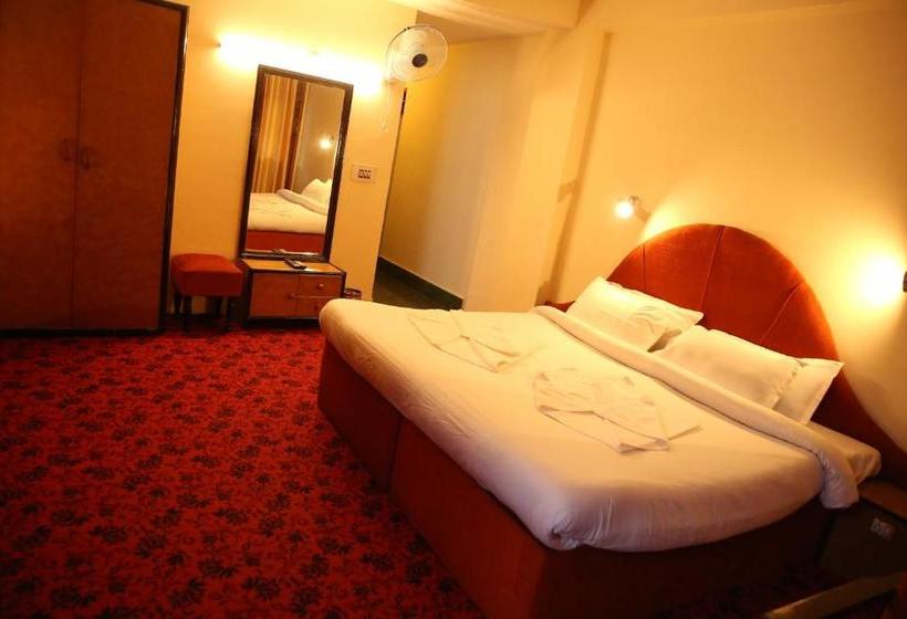 فندق Fab Ever Green