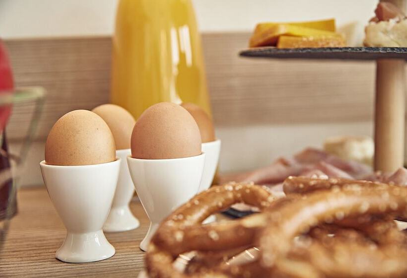 پانسیون Dora Maison De Charme