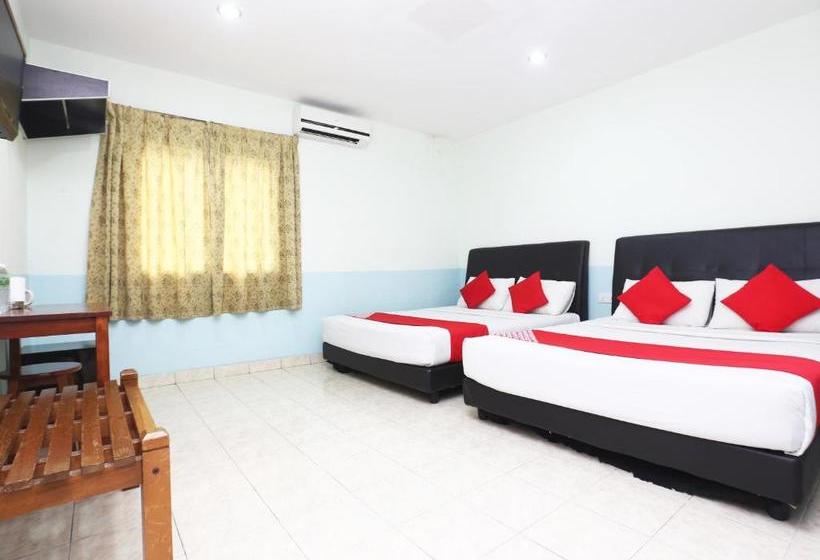 בית מלון כפרי Oyo 89591 Kb 7 Days  Sdn Bhd