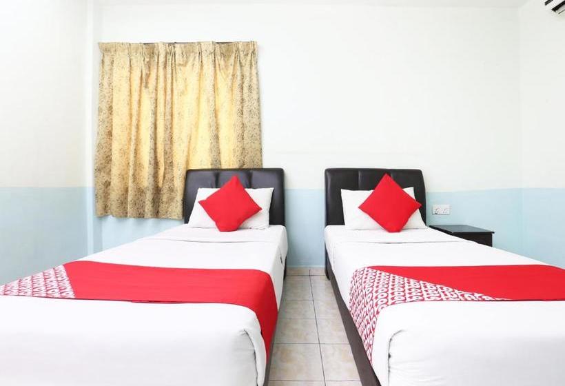 בית מלון כפרי Oyo 89591 Kb 7 Days  Sdn Bhd