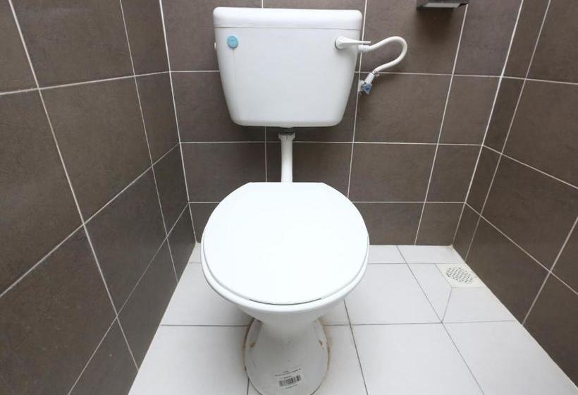 בית מלון כפרי Oyo 89591 Kb 7 Days  Sdn Bhd