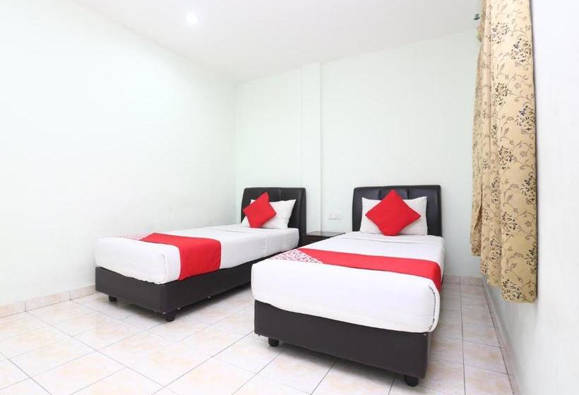 בית מלון כפרי Oyo 89591 Kb 7 Days  Sdn Bhd