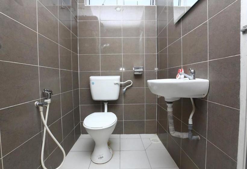 בית מלון כפרי Oyo 89591 Kb 7 Days  Sdn Bhd