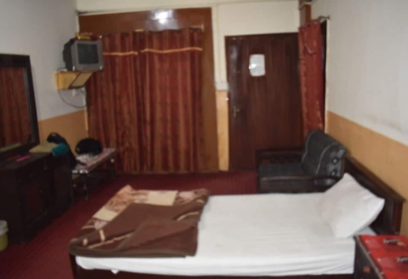 پانسیون Al Moeez