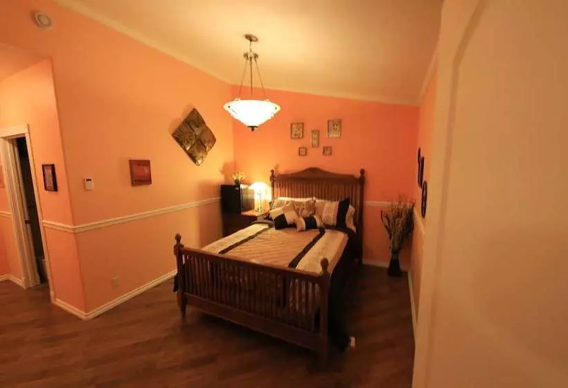 تختخواب و صبحانه Aurora Pioneer Manor