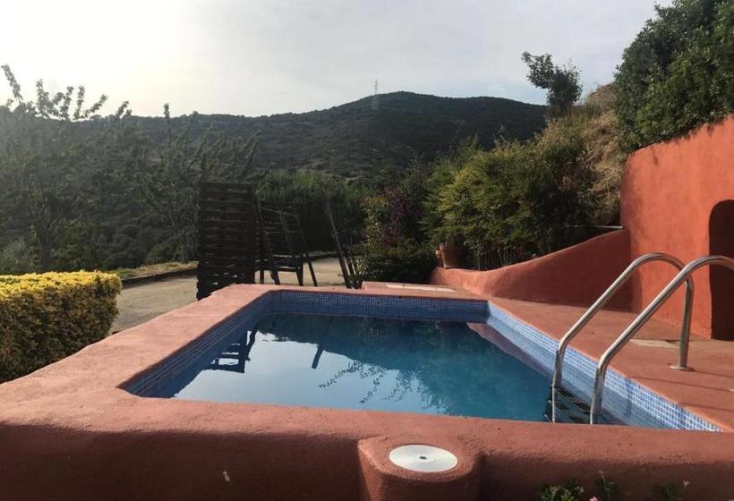 تختخواب و صبحانه Can Ballús Bed&breakfast