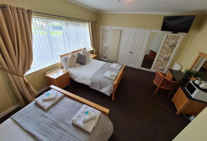 مبيت وإفطار The Mayfair Lodge & Family Suite