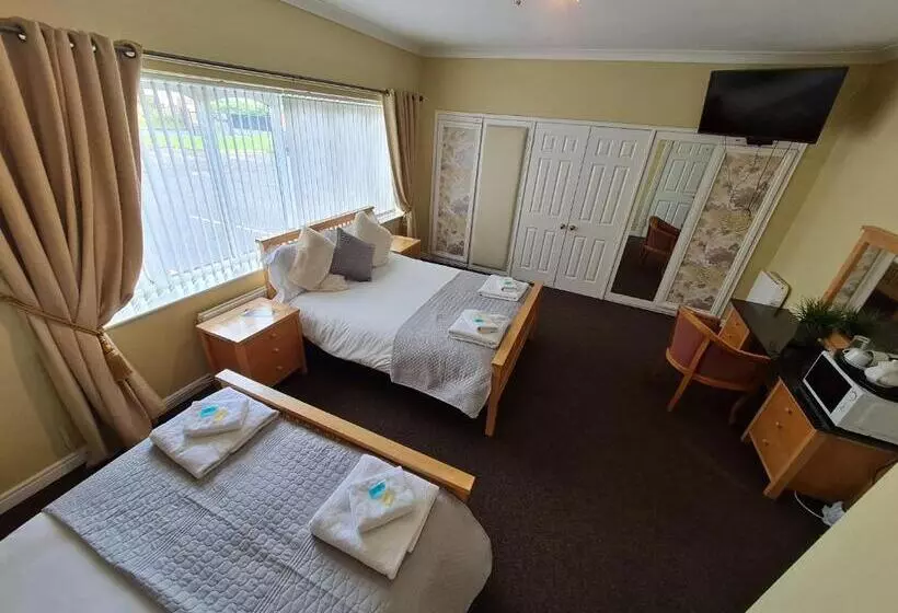 تختخواب و صبحانه The Mayfair Lodge & Family Suite