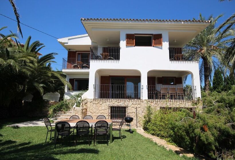 Only 100m To The Beach! Spacious Villa With Private Pool 12 People