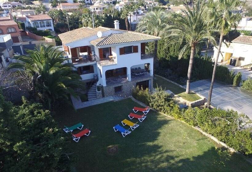 Only 100m To The Beach! Spacious Villa With Private Pool 12 People