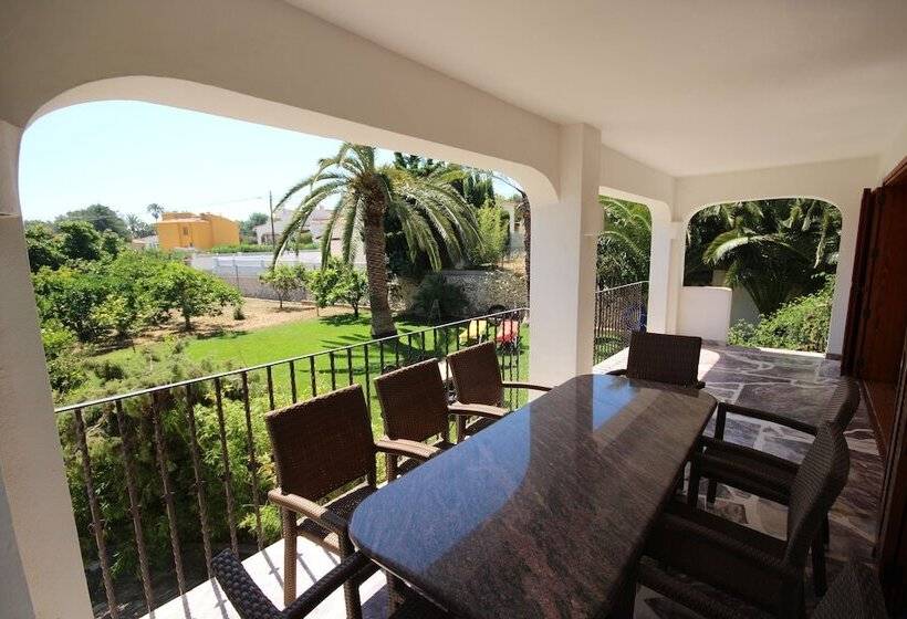 Only 100m To The Beach! Spacious Villa With Private Pool 12 People