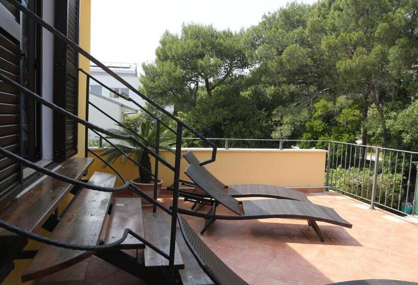 تختخواب و صبحانه Rooms Figarola