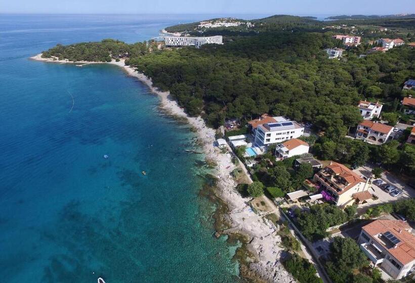 تختخواب و صبحانه Rooms Figarola