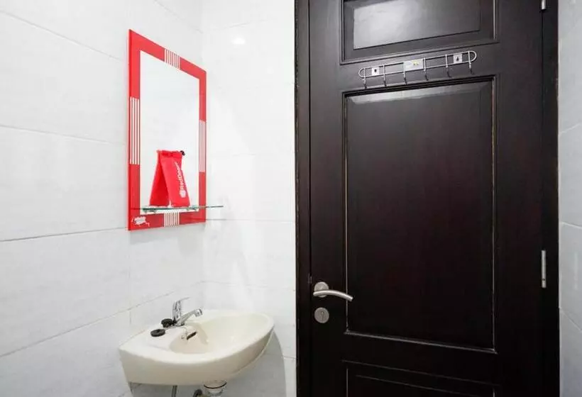 Hotelli Reddoorz Syariah Near Rsud Margono Purwokerto