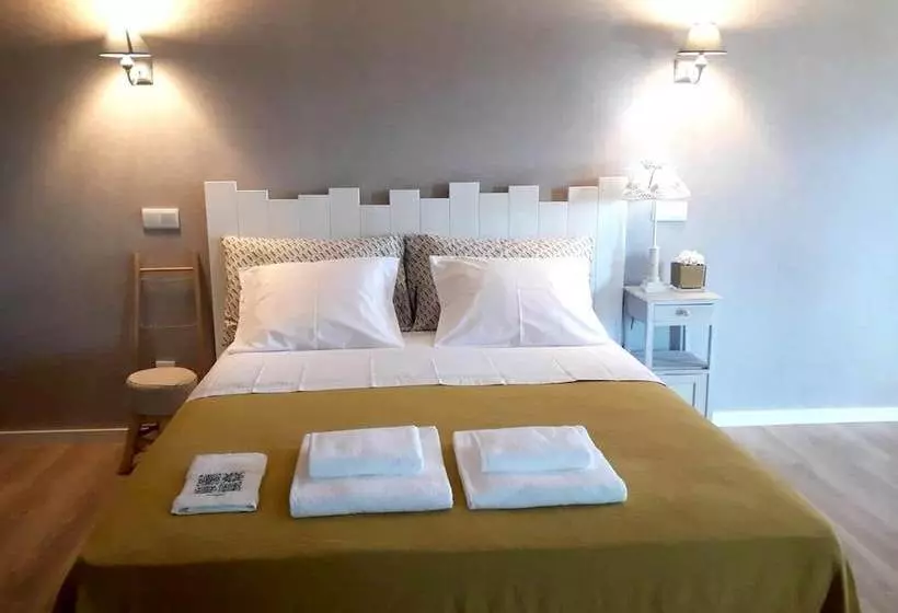 3 Bedrooms House With Enclosed Garden And Wifi At Gondiaes