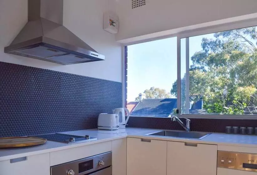 Sun Drenched 1 Bed Studio Apartment In Newtown