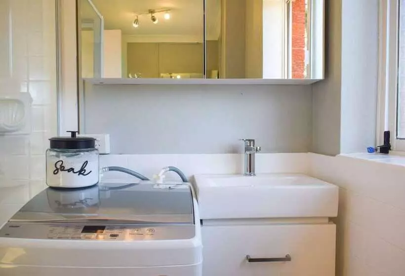 Sun Drenched 1 Bed Studio Apartment In Newtown